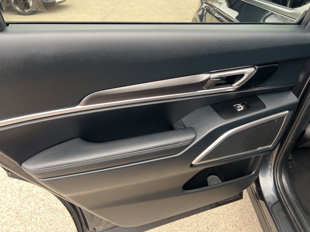 Certified 2024 Kia Telluride LX image 10