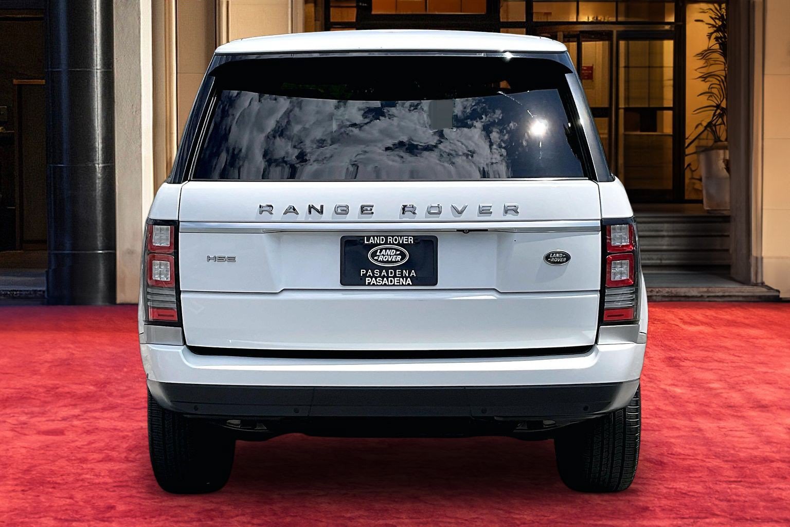 Used 2014 Land Rover Range Rover HSE AWD/4WD image 4
