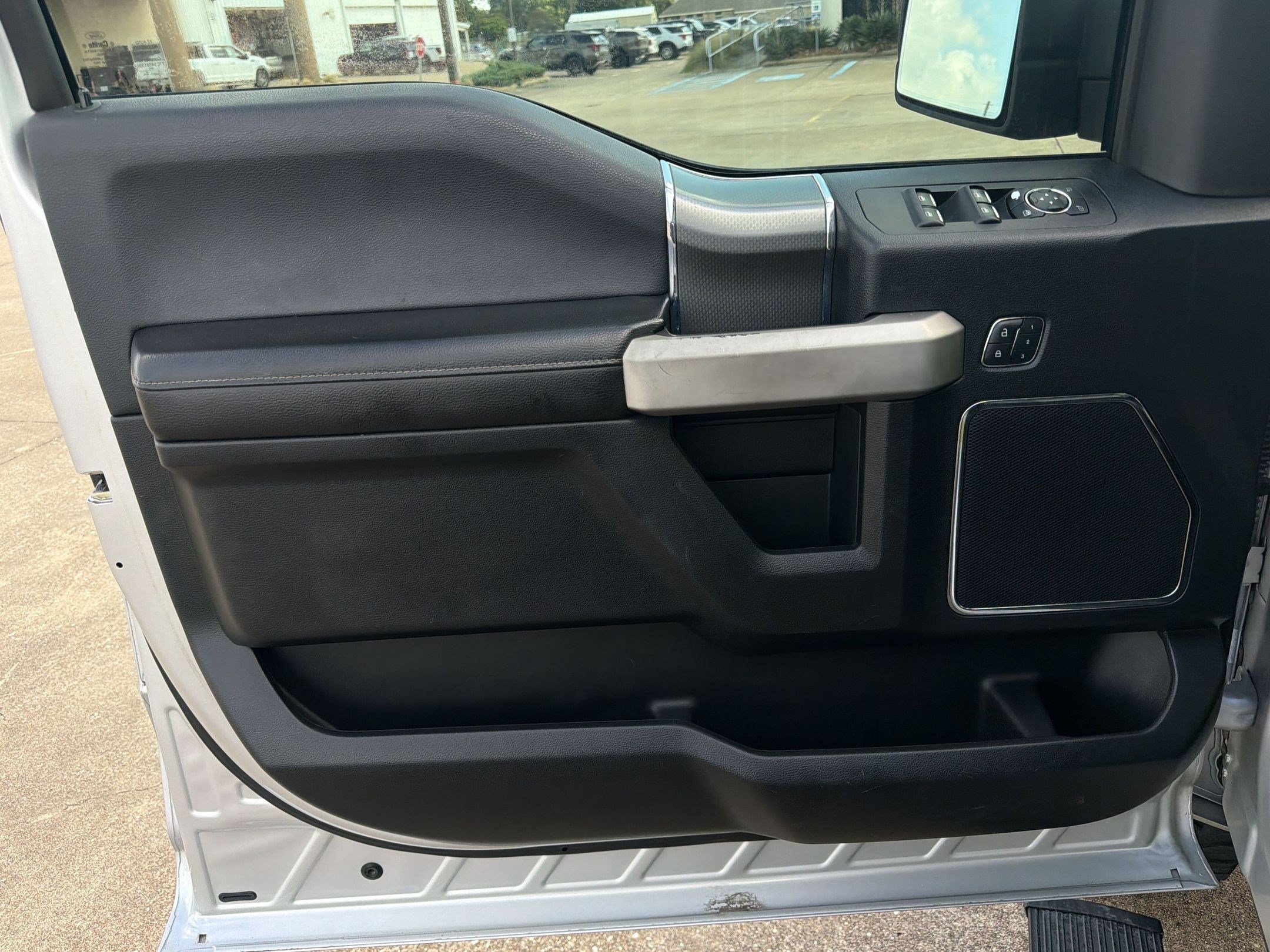 Used 2015 Ford F150 Lariat AWD/4WD image 13