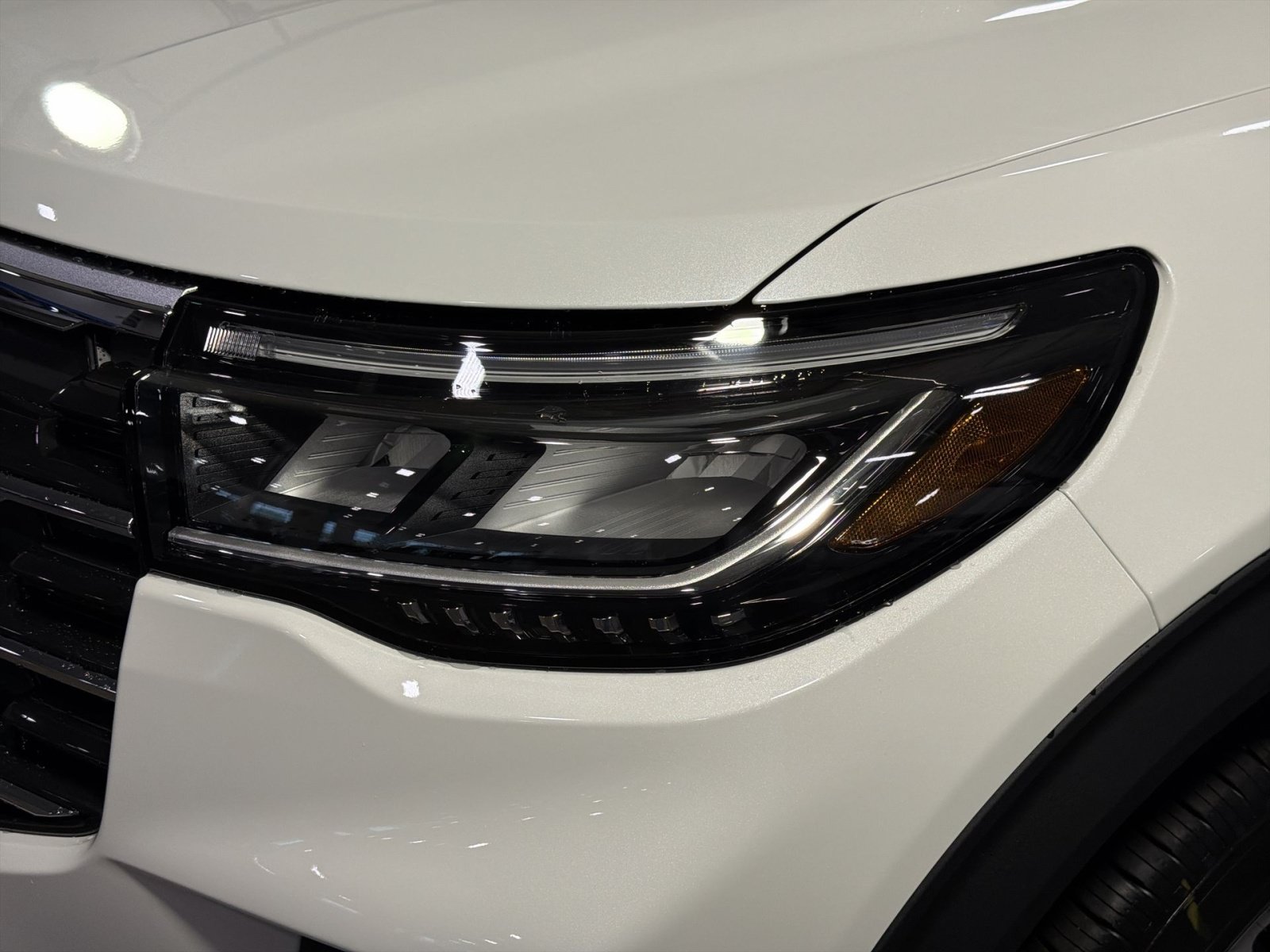 New 2026 Ford Explorer Active AWD/4WD image 13
