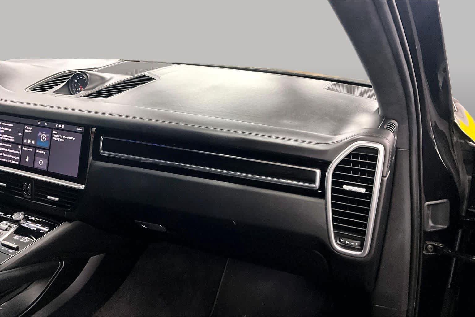 Used 2021 Porsche Cayenne GTS AWD/4WD image 18