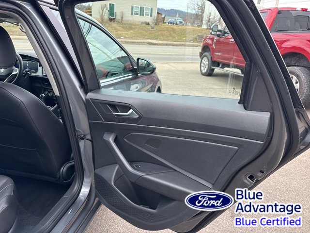 Used 2024 Volkswagen Jetta SE image 34