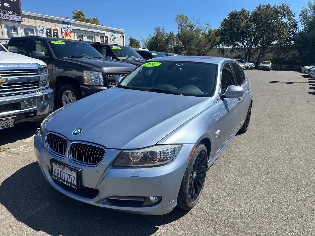 Used 2011 BMW 335i xDrive Sedan AWD/4WD image 2
