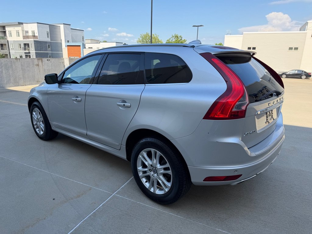 Used 2015 Volvo XC60 T5 AWD/4WD image 4