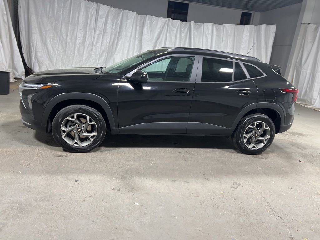 Used 2025 Chevrolet Trax LT video 4