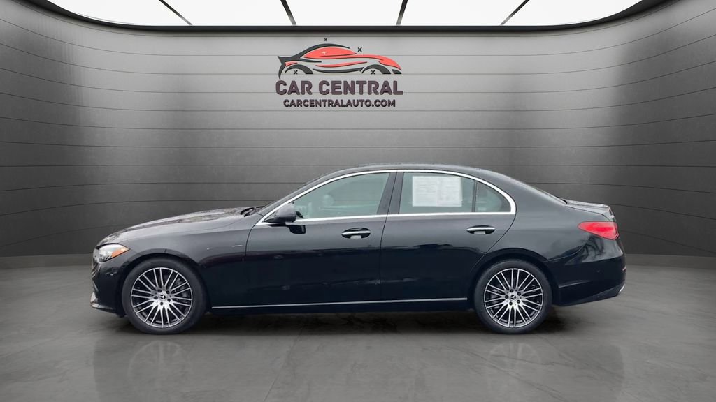 Used 2025 Mercedes-Benz C 300 4MATIC Sedan image 2