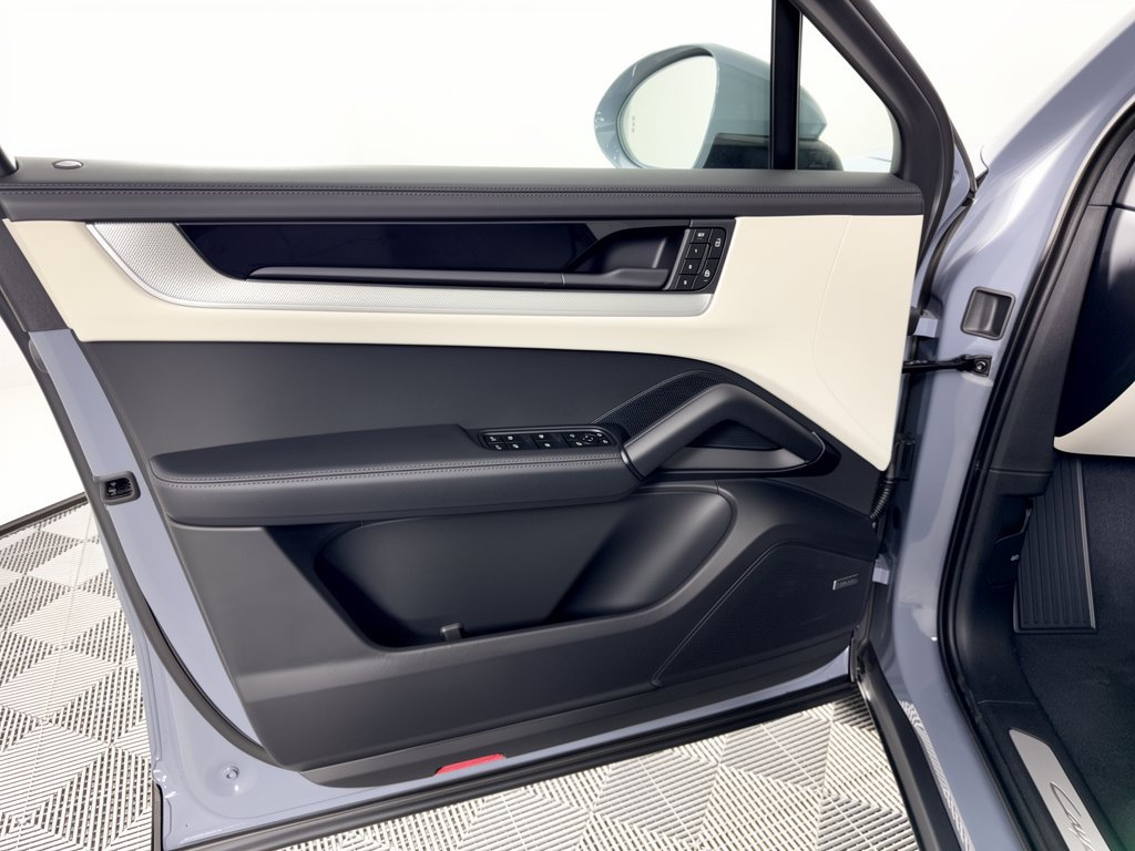 New 2026 Porsche Cayenne S AWD/4WD image 14