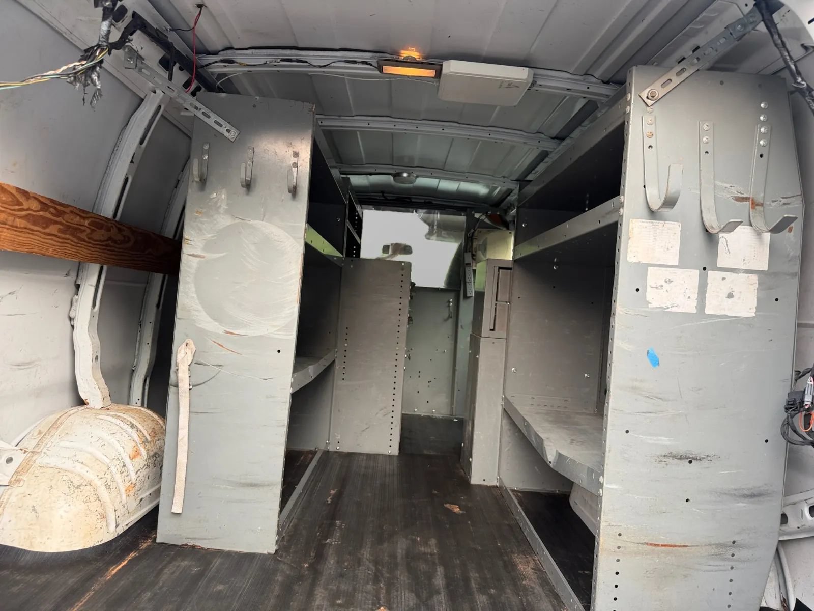 Used 2013 Chevrolet Express 2500 RWD image 16