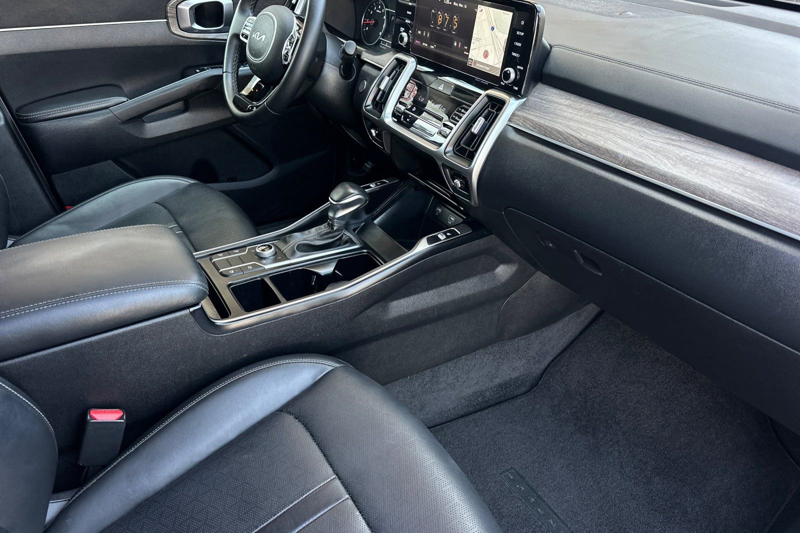 Used 2022 Kia Sorento S image 16