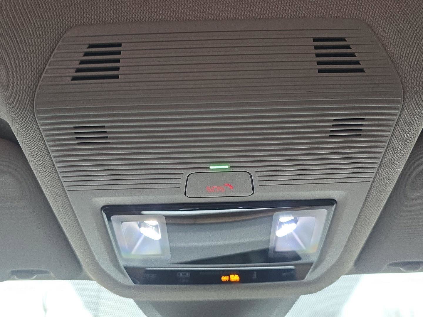 Certified 2025 Volkswagen Atlas SE image 15