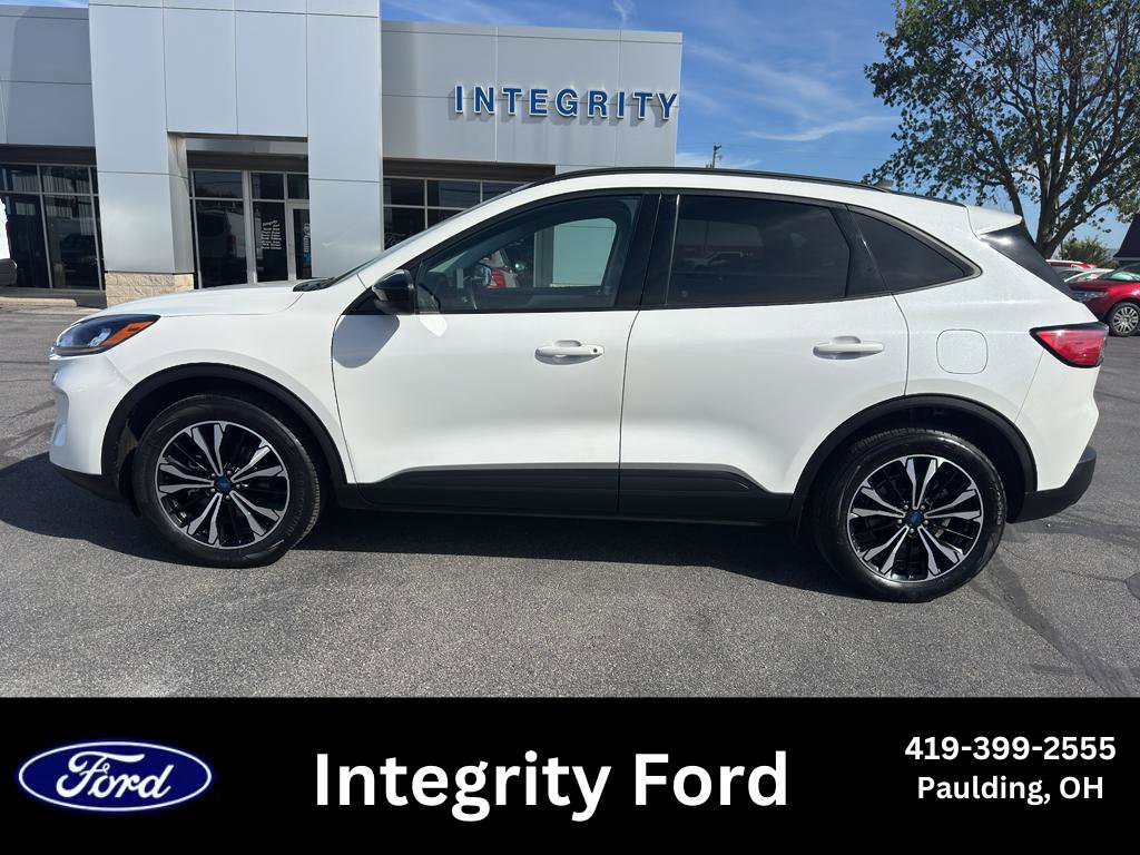 Used 2022 Ford Escape SE w/ SE Sport Appearance Package