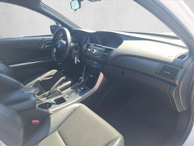 Used 2017 Honda Accord Sport image 14