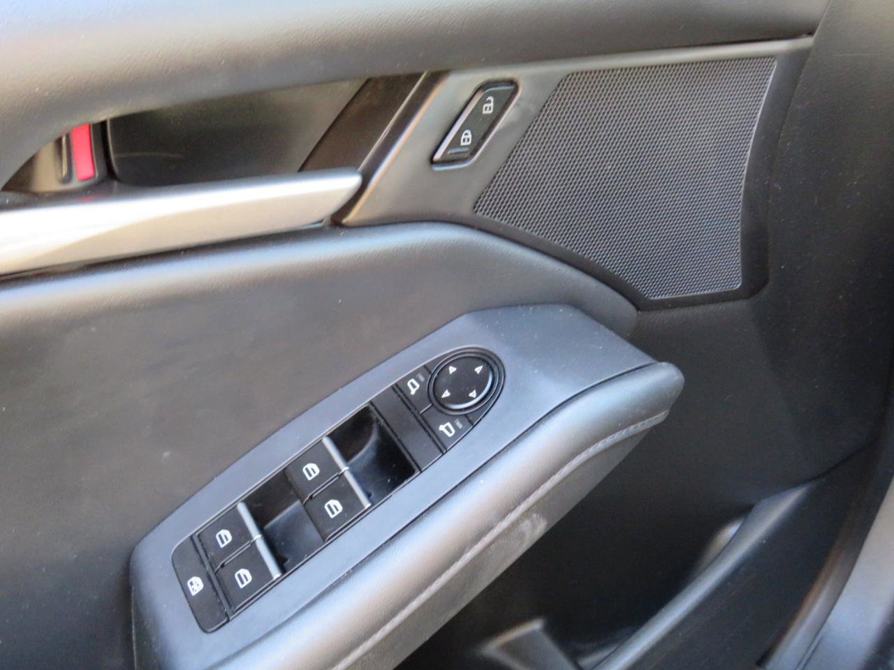 Used 2021 MAZDA MAZDA3 s image 32