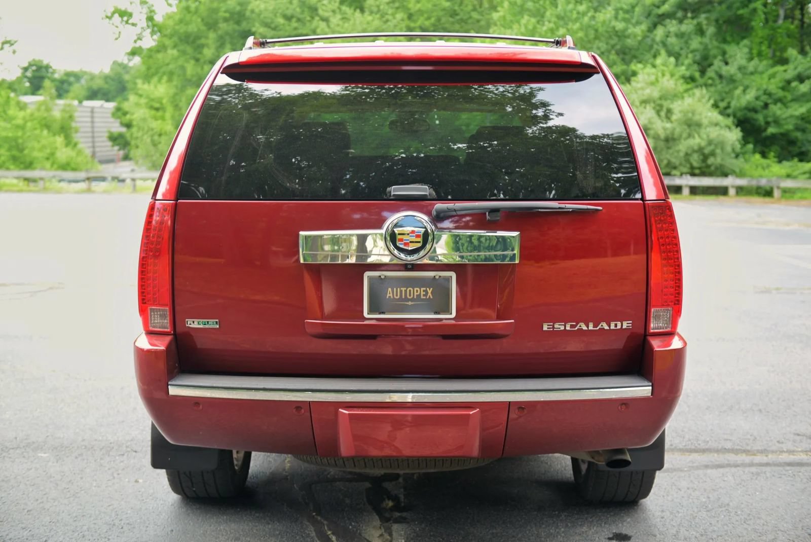 Used 2010 Cadillac Escalade Luxury AWD/4WD image 40