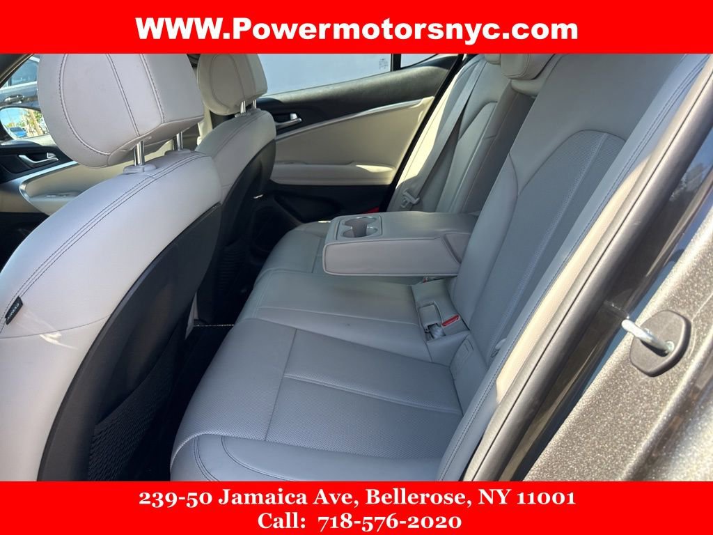 Used 2023 Genesis G70 2.0T image 24