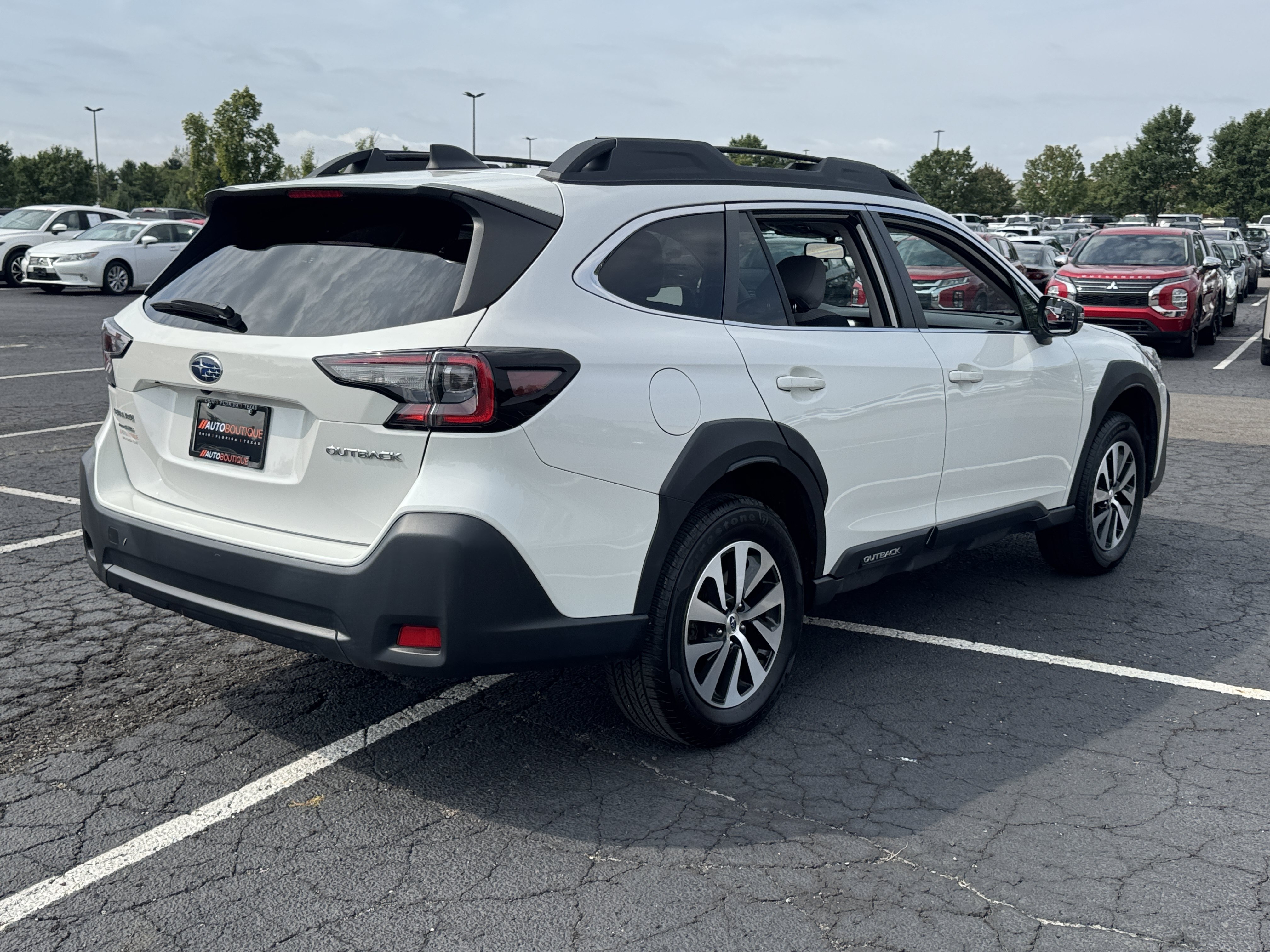 Used 2024 Subaru Outback Premium AWD/4WD image 12