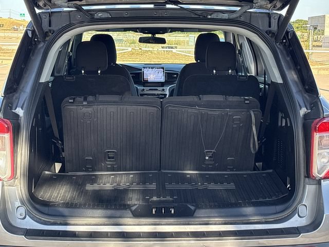 Used 2022 Ford Explorer XLT RWD image 28