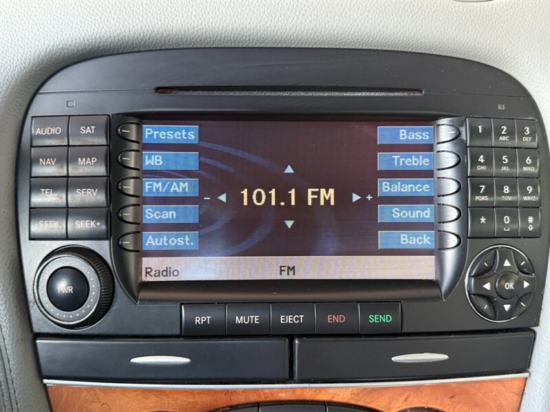 Used 2007 Mercedes-Benz SL 550 image 32