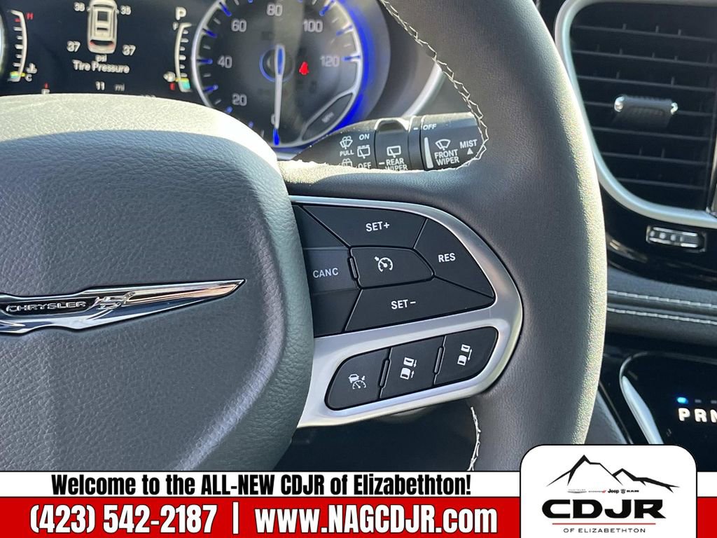 New 2026 Chrysler Pacifica Select image 25