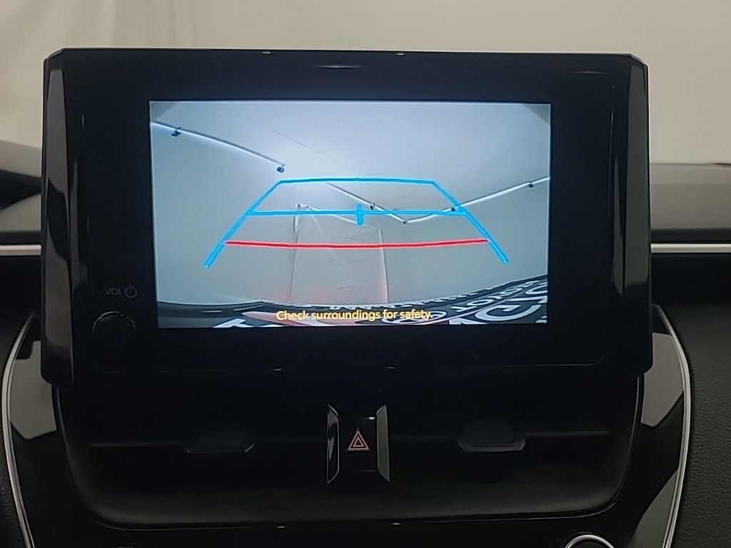 Used 2025 Toyota Corolla LE FWD image 30