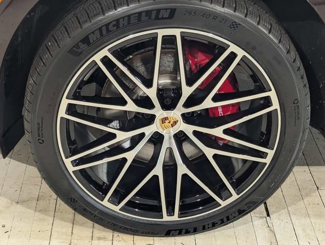 New 2026 Porsche Macan S image 12