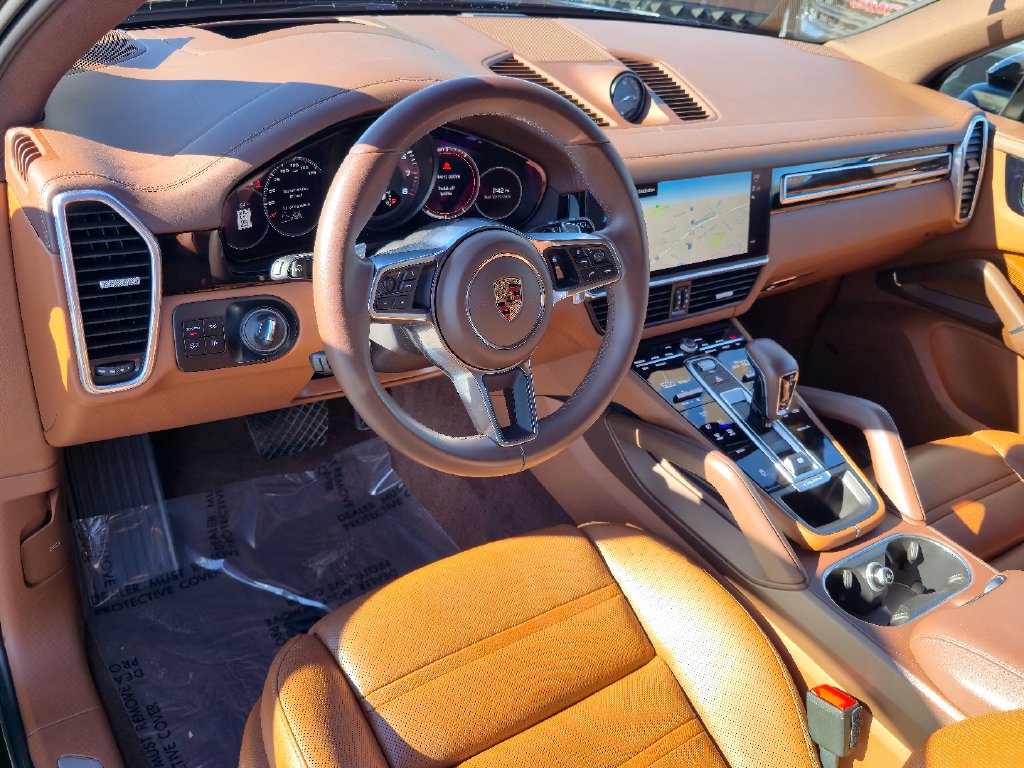Used 2023 Porsche Cayenne Platinum Edition AWD/4WD image 11