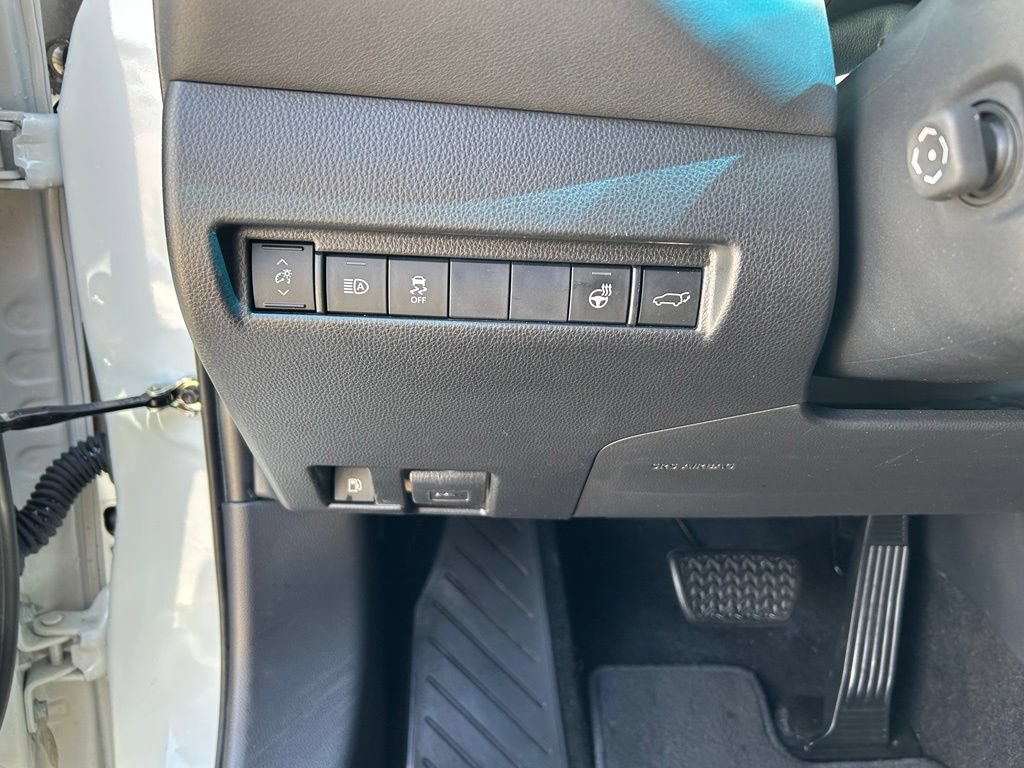 Used 2021 Toyota Venza XLE w/ Softex Package AWD/4WD image 15