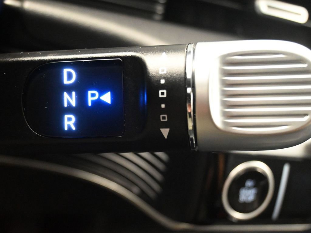 Used 2024 Hyundai Ioniq 5 Limited image 18