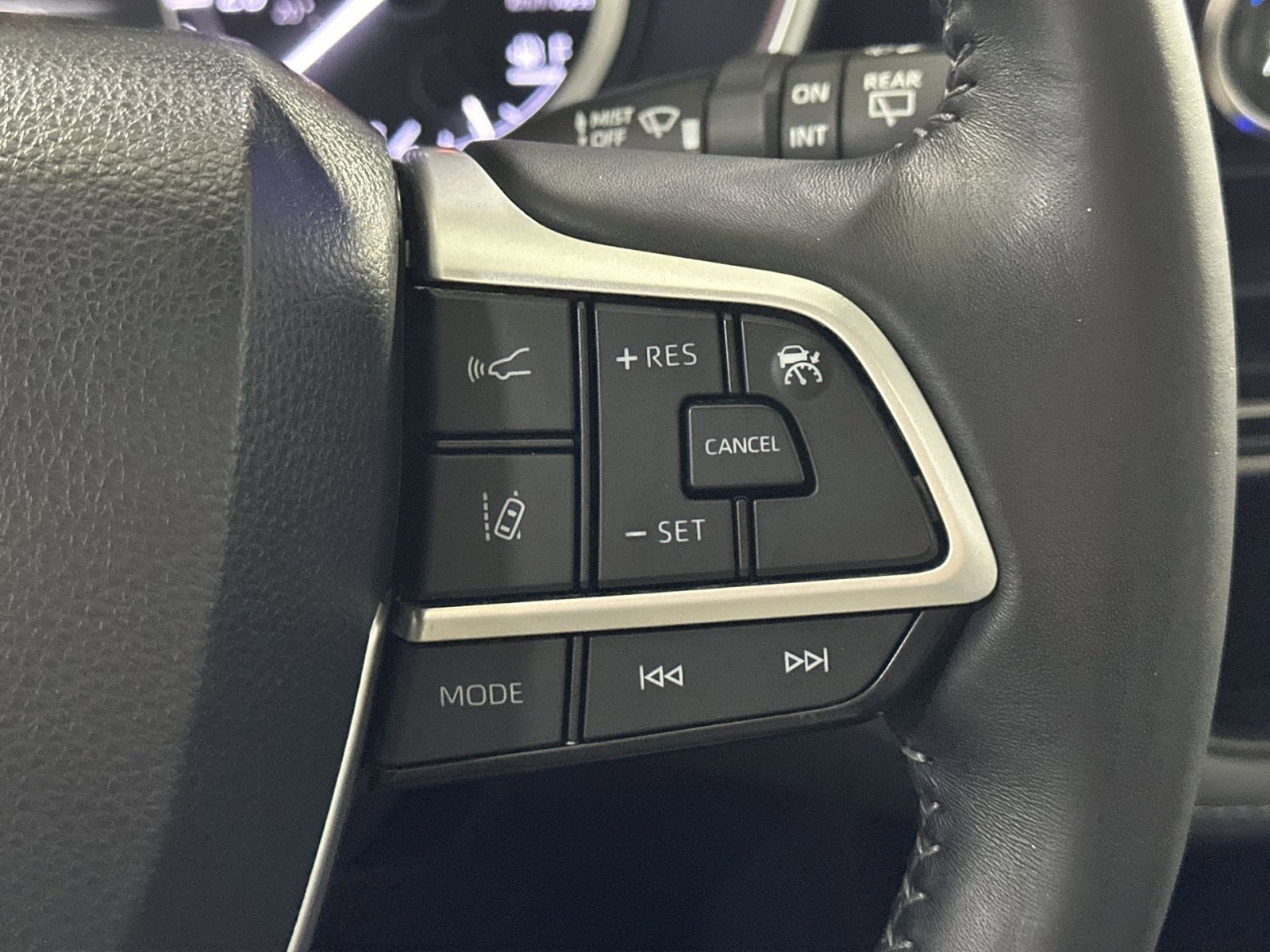 Used 2023 Toyota Highlander XLE image 20
