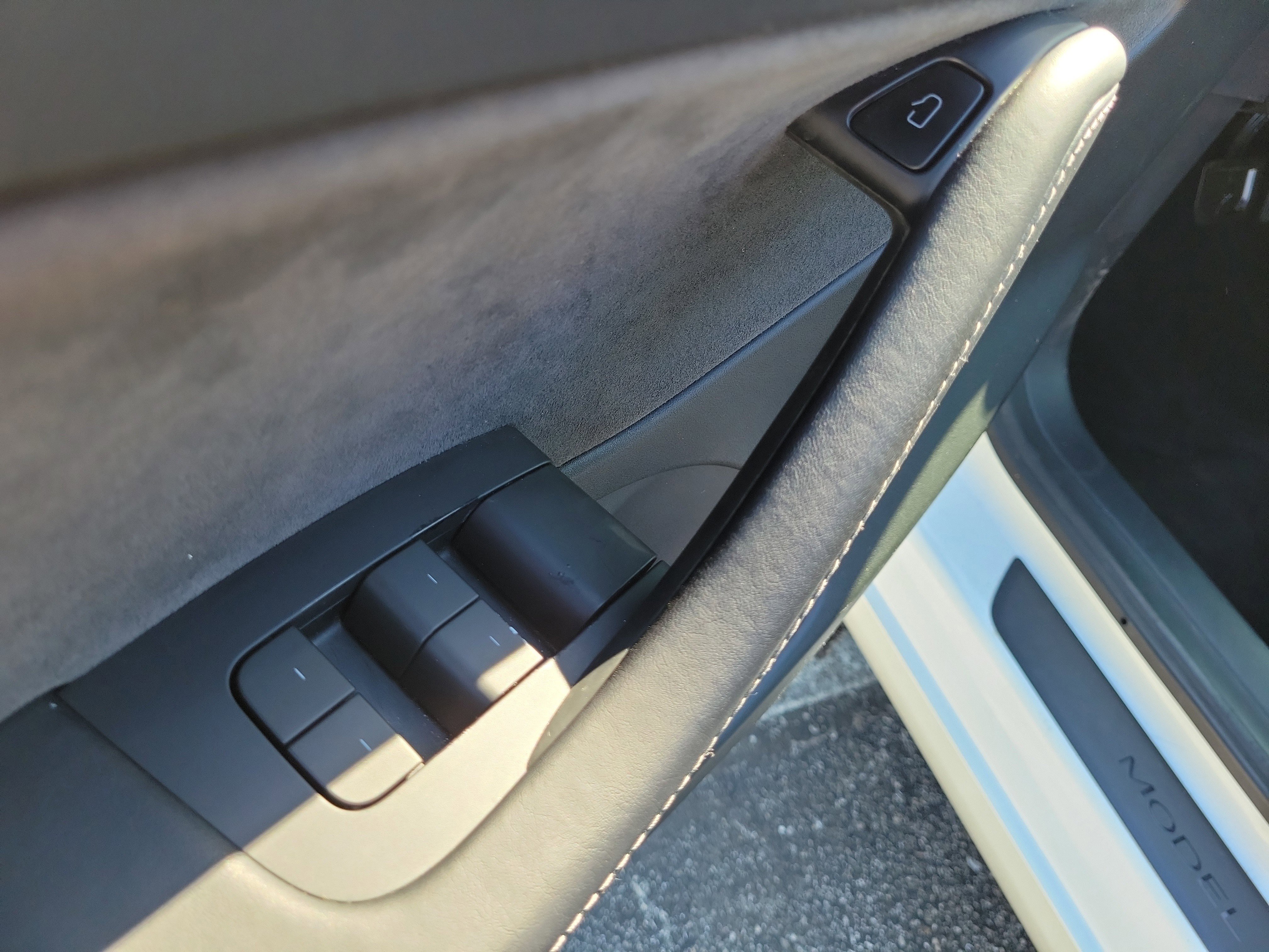 Used 2021 Tesla Model 3 Standard Range Plus image 12