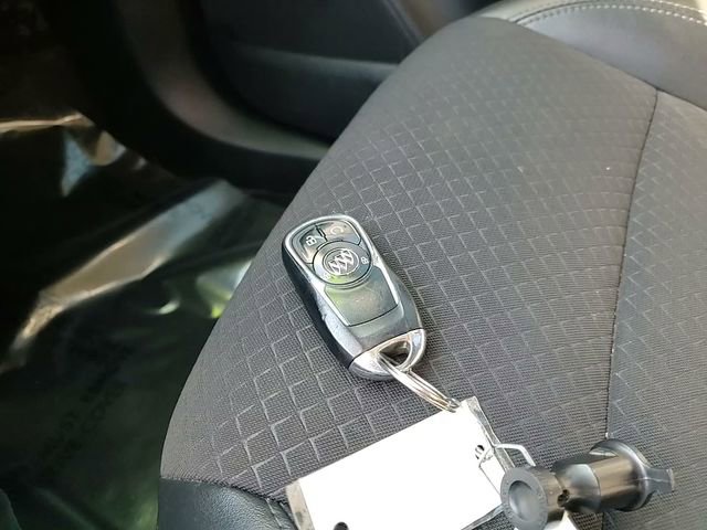 Used 2020 Buick Encore Preferred image 28