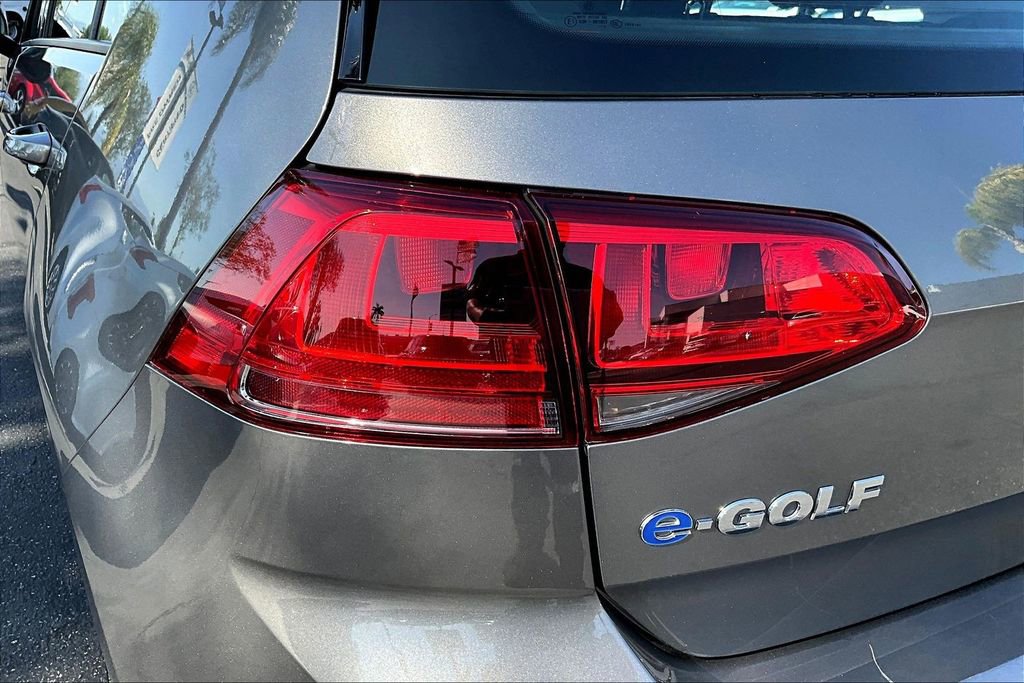 Used 2015 Volkswagen e-Golf SEL Premium FWD image 23