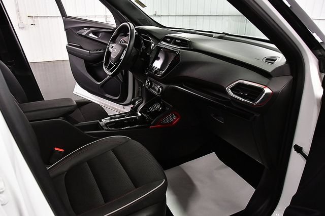 Used 2023 Chevrolet TrailBlazer RS w/ Convenience Package AWD/4WD image 30
