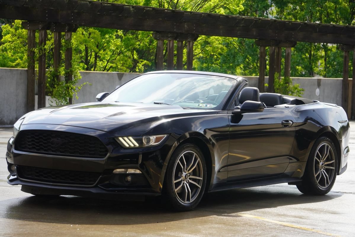 Used 2015 Ford Mustang Premium RWD image 18