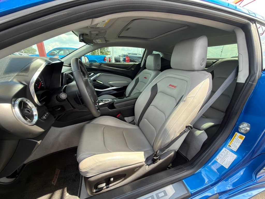 Used 2018 Chevrolet Camaro SS w/ LPO, Ground Effects Package RWD image 23