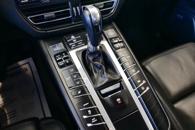 Used 2021 Porsche Macan image 24