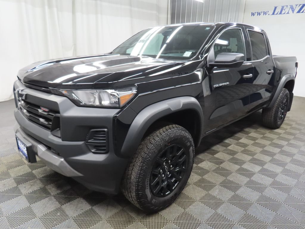 Used 2024 Chevrolet Colorado Trail Boss w/ Advanced Trailering Package AWD/4WD image 9