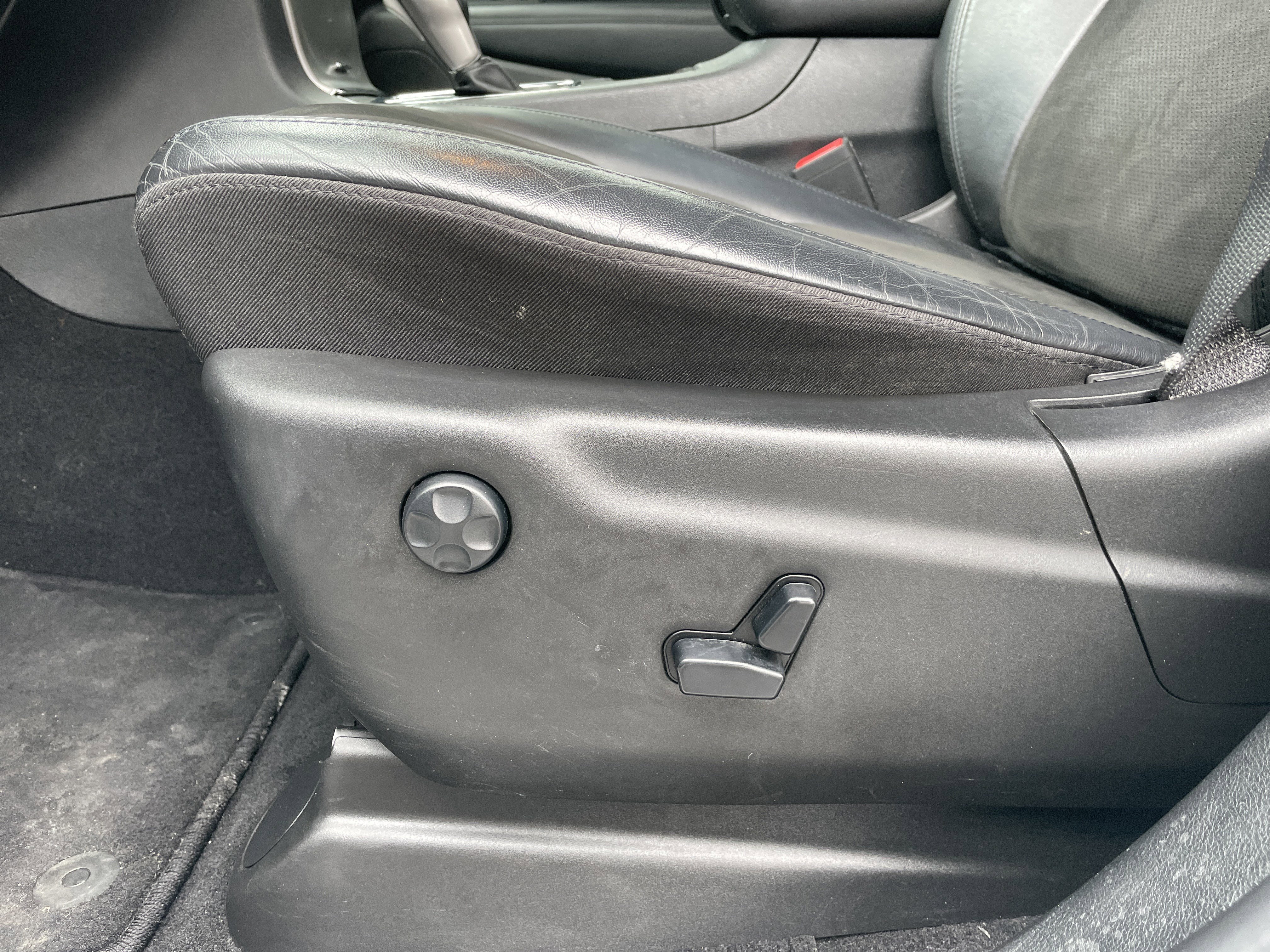 Used 2020 Jeep Grand Cherokee Altitude image 41