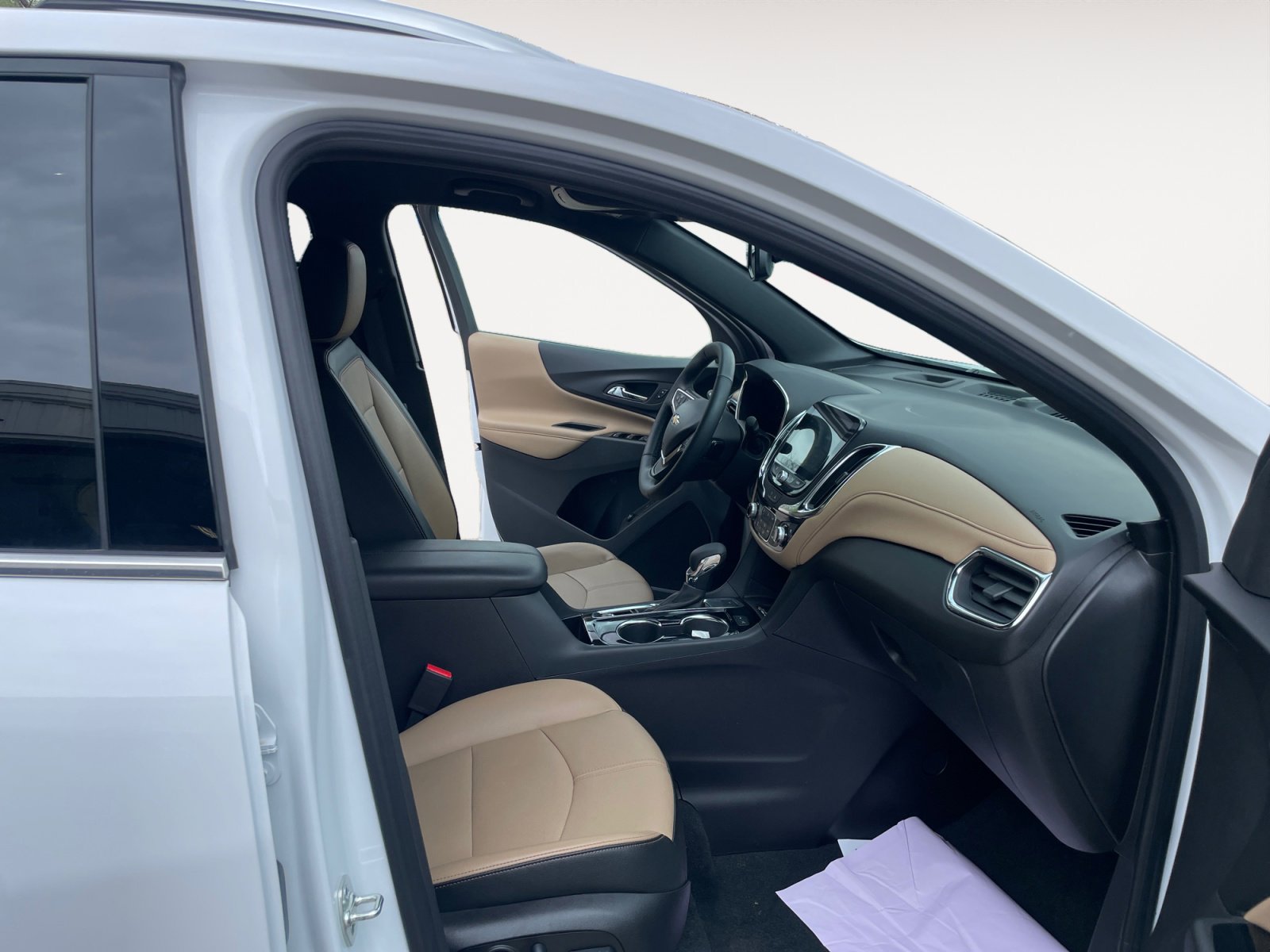 Used 2024 Chevrolet Equinox Premier AWD/4WD image 15