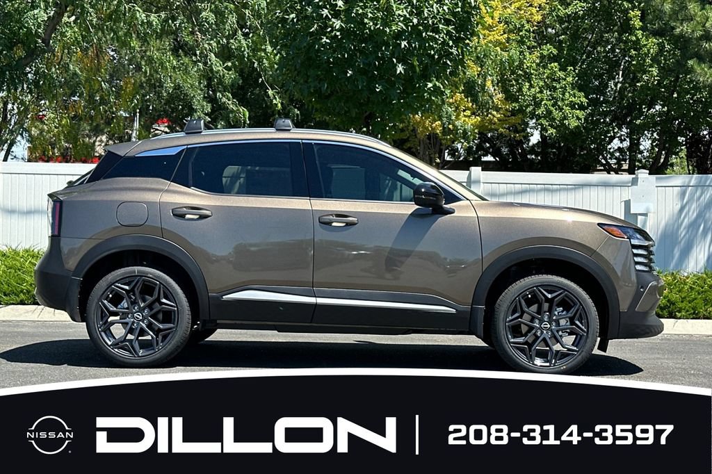 New 2026 Nissan Kicks SR w/ Cold Weather Package FWD image 3