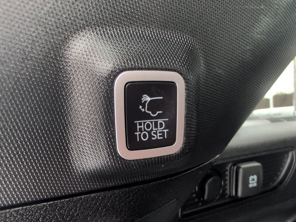 Used 2023 Jeep Grand Cherokee Altitude image 19