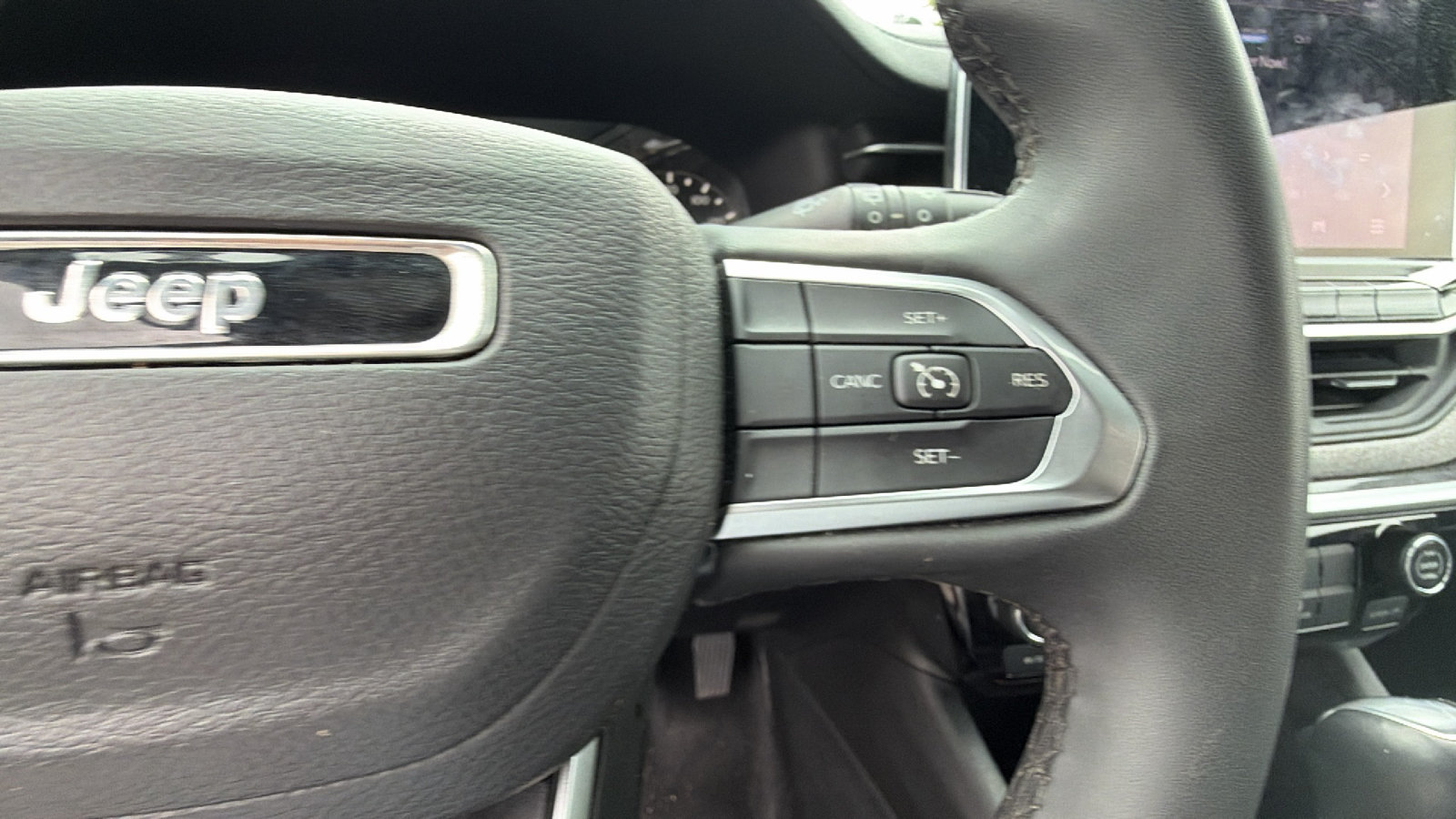 Used 2024 Jeep Compass Latitude AWD/4WD image 28