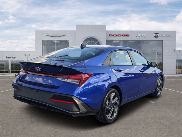 Used 2025 Hyundai Elantra Sport image 3