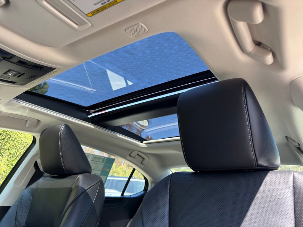 Used 2025 Lexus ES 350 w/ Premium Package FWD image 16