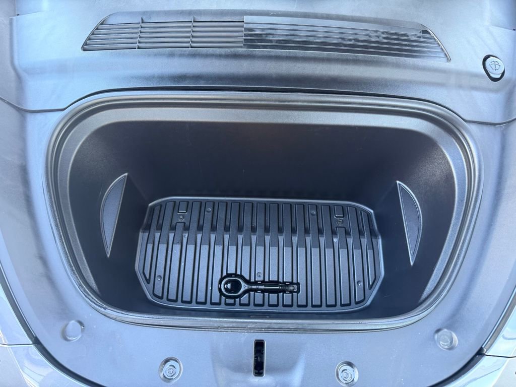 Used 2020 Tesla Model Y Long Range image 53