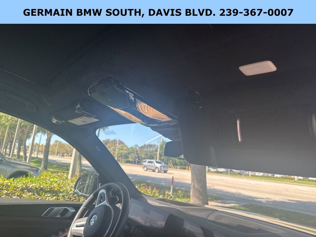 Used 2025 BMW X7 M60i image 17