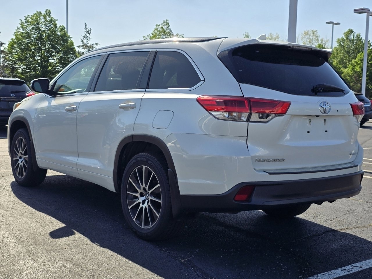 Used 2018 Toyota Highlander SE image 5
