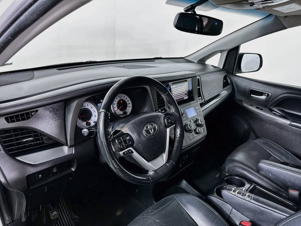 Used 2015 Toyota Sienna SE Premium FWD image 10
