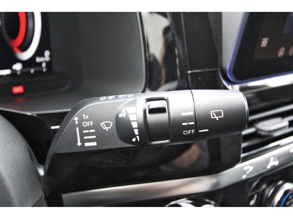 New 2026 Nissan Pathfinder SL w/ SL Premium Package (P04) FWD image 16