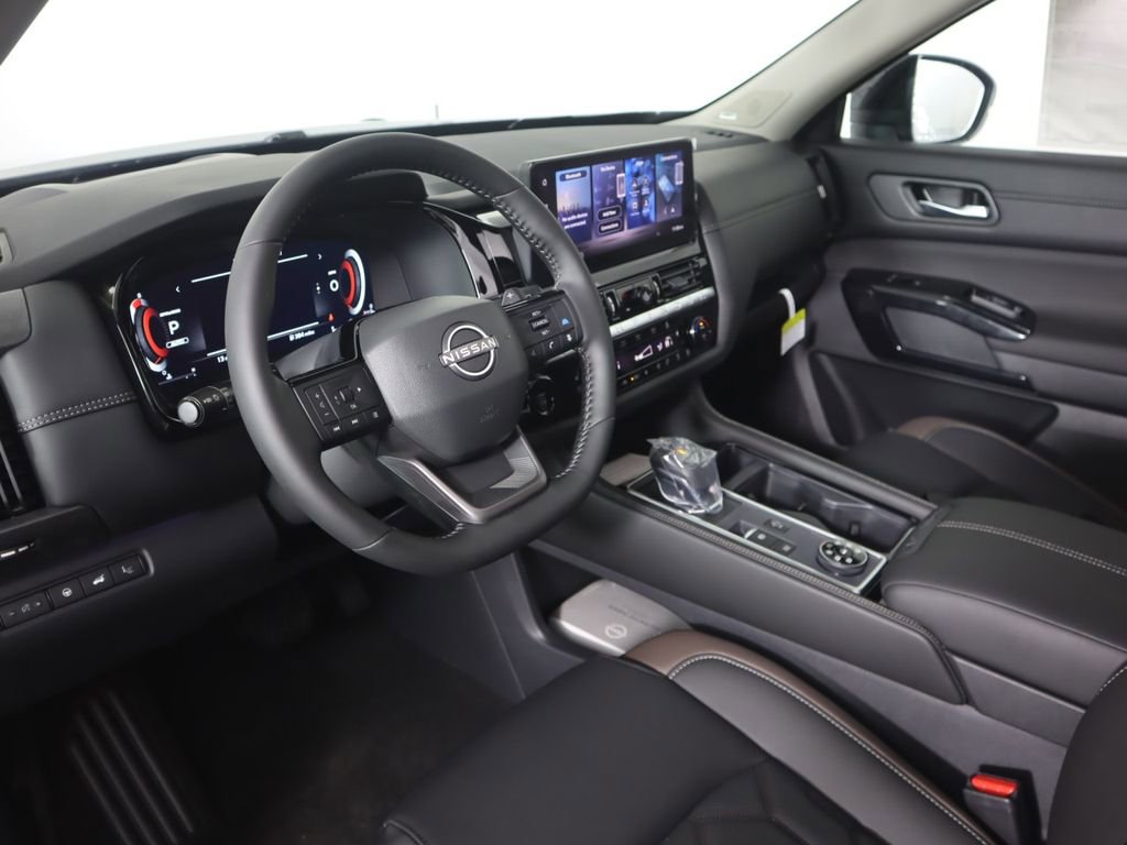 New 2026 Nissan Pathfinder Platinum w/ Cargo Package AWD/4WD image 9